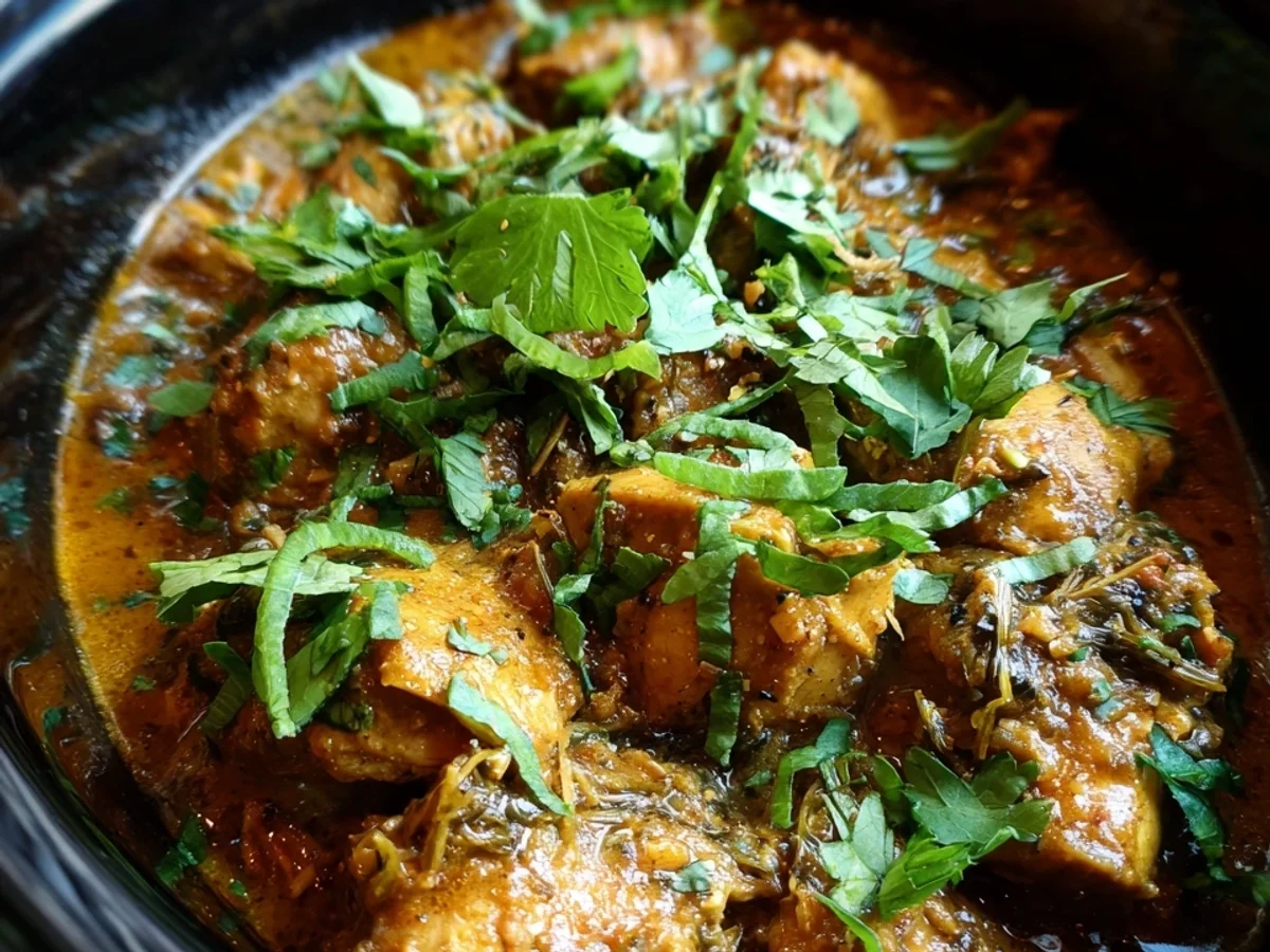 Slow Cooker Peanut Chicken: Easy Weeknight Dinner - Image 1