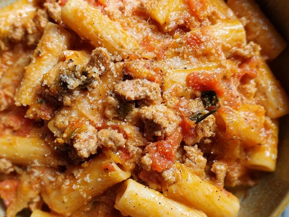 Easy Ground Turkey Pasta Dinner - Featured Image