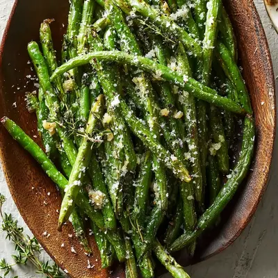 Quick Garlic Parmesan Roasted Green Beans