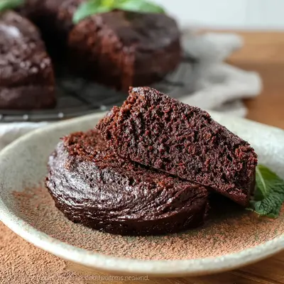 Rich Chocolate Zucchini Cake: A Moist, Decadent Treat